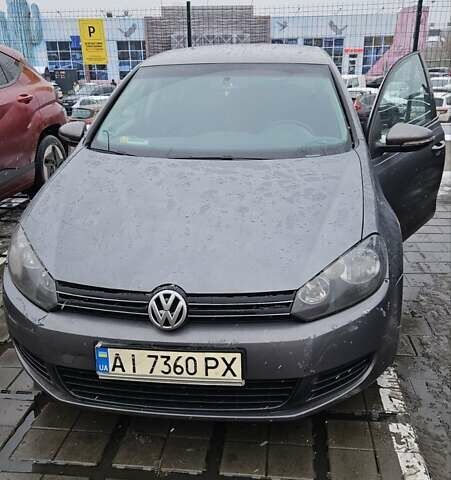 Серый Фольксваген Гольф, объемом двигателя 1.39 л и пробегом 238 тыс. км за 8000 $, фото 4 на Automoto.ua