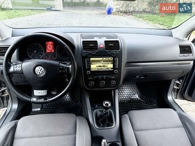 Серый Фольксваген Гольф, объемом двигателя 1.4 л и пробегом 170 тыс. км за 5299 $, фото 1 на Automoto.ua