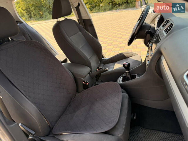 Серый Фольксваген Гольф, объемом двигателя 1.4 л и пробегом 244 тыс. км за 8400 $, фото 11 на Automoto.ua