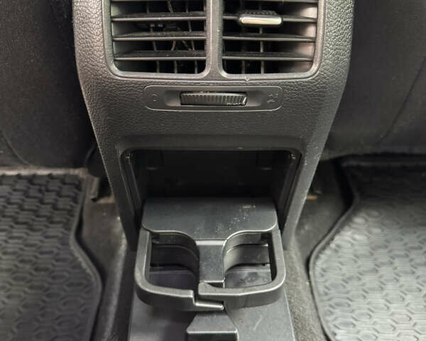 Серый Фольксваген Гольф, объемом двигателя 1.6 л и пробегом 214 тыс. км за 8300 $, фото 25 на Automoto.ua