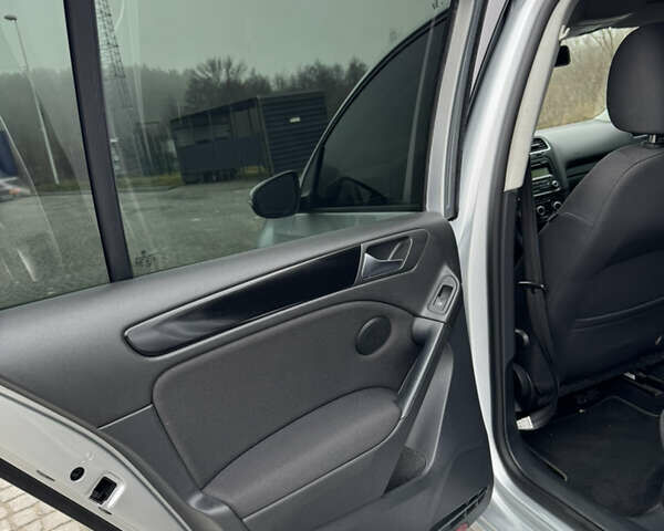 Серый Фольксваген Гольф, объемом двигателя 1.39 л и пробегом 165 тыс. км за 7799 $, фото 21 на Automoto.ua