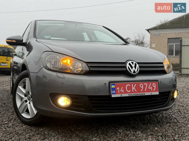 Серый Фольксваген Гольф, объемом двигателя 1.6 л и пробегом 208 тыс. км за 7999 $, фото 5 на Automoto.ua