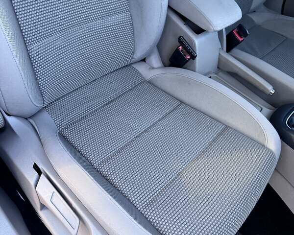 Серый Фольксваген Гольф, объемом двигателя 1.97 л и пробегом 285 тыс. км за 6700 $, фото 33 на Automoto.ua