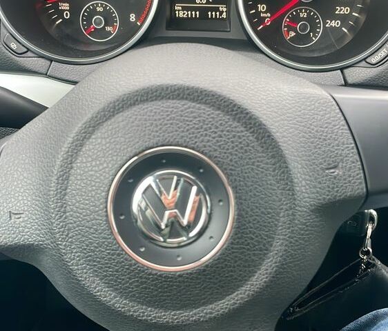 Серый Фольксваген Гольф, объемом двигателя 1.4 л и пробегом 182 тыс. км за 7200 $, фото 9 на Automoto.ua