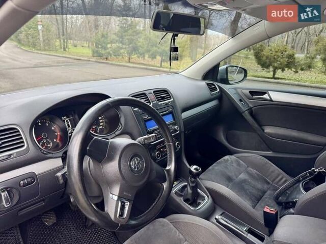 Серый Фольксваген Гольф, объемом двигателя 1.4 л и пробегом 251 тыс. км за 7800 $, фото 3 на Automoto.ua