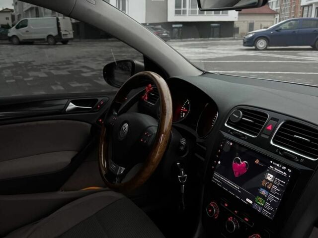 Серый Фольксваген Гольф, объемом двигателя 1.6 л и пробегом 261 тыс. км за 7850 $, фото 5 на Automoto.ua