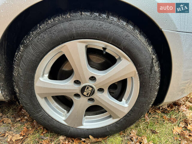 Серый Фольксваген Гольф, объемом двигателя 1.39 л и пробегом 213 тыс. км за 7200 $, фото 51 на Automoto.ua