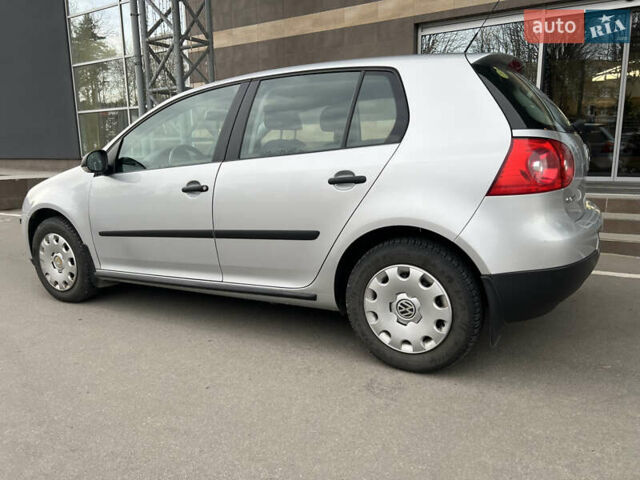 Серый Фольксваген Гольф, объемом двигателя 1.6 л и пробегом 98 тыс. км за 8100 $, фото 18 на Automoto.ua