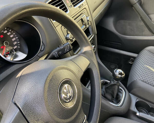 Сірий Фольксваген Гольф, об'ємом двигуна 1.39 л та пробігом 234 тис. км за 7300 $, фото 32 на Automoto.ua