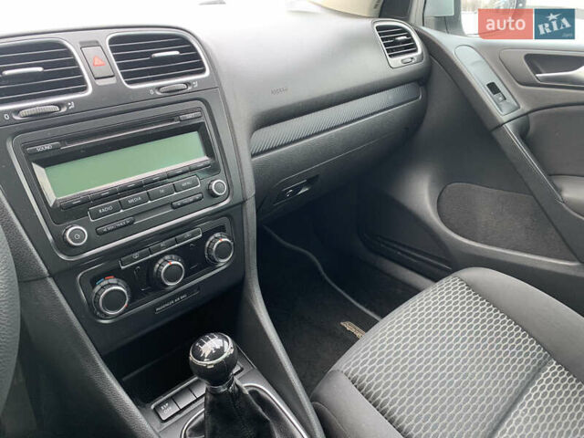 Серый Фольксваген Гольф, объемом двигателя 1.4 л и пробегом 265 тыс. км за 7500 $, фото 18 на Automoto.ua