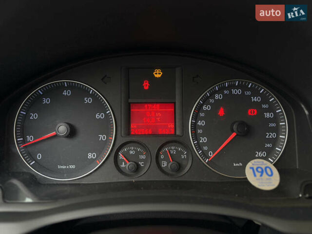 Серый Фольксваген Гольф, объемом двигателя 1.6 л и пробегом 240 тыс. км за 6550 $, фото 19 на Automoto.ua