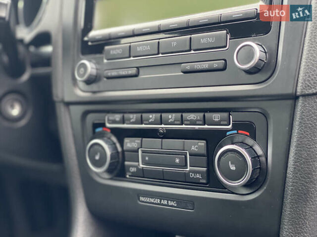 Серый Фольксваген Гольф, объемом двигателя 1.6 л и пробегом 213 тыс. км за 7950 $, фото 20 на Automoto.ua