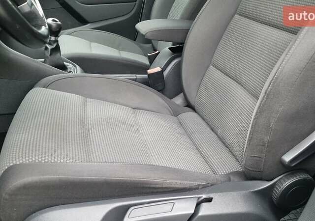 Сірий Фольксваген Гольф, об'ємом двигуна 1.39 л та пробігом 195 тис. км за 7200 $, фото 13 на Automoto.ua