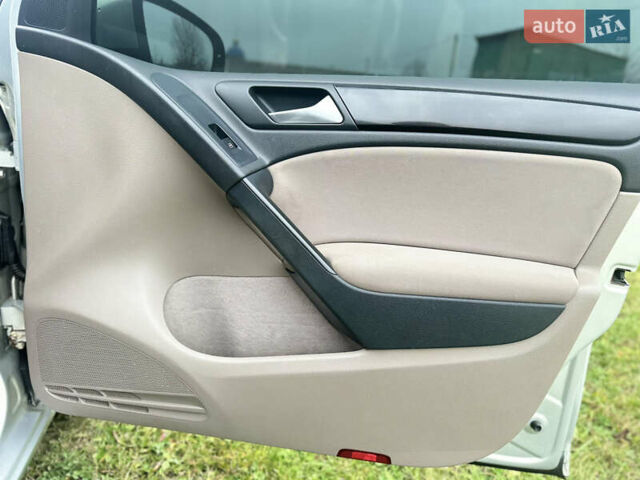 Серый Фольксваген Гольф, объемом двигателя 1.97 л и пробегом 284 тыс. км за 7677 $, фото 13 на Automoto.ua