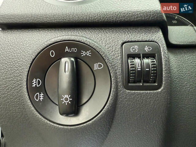 Сірий Фольксваген Гольф, об'ємом двигуна 1.6 л та пробігом 204 тис. км за 7700 $, фото 16 на Automoto.ua