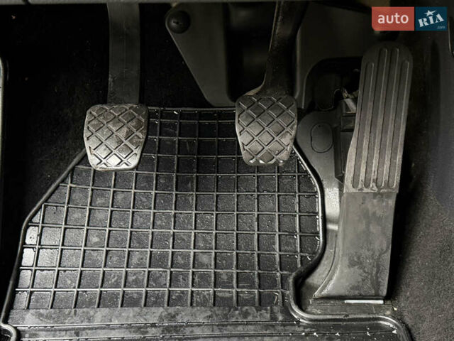 Серый Фольксваген Гольф, объемом двигателя 1.6 л и пробегом 222 тыс. км за 7999 $, фото 45 на Automoto.ua