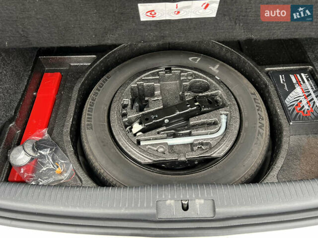 Серый Фольксваген Гольф, объемом двигателя 1.4 л и пробегом 209 тыс. км за 8800 $, фото 22 на Automoto.ua