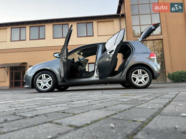 Серый Фольксваген Гольф, объемом двигателя 1.6 л и пробегом 155 тыс. км за 8450 $, фото 20 на Automoto.ua