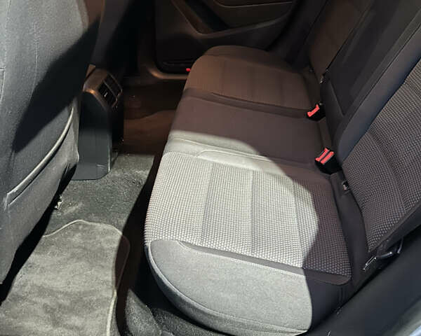 Серый Фольксваген Гольф, объемом двигателя 1.2 л и пробегом 189 тыс. км за 8200 $, фото 11 на Automoto.ua