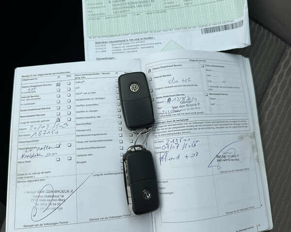 Серый Фольксваген Гольф, объемом двигателя 1.6 л и пробегом 220 тыс. км за 9300 $, фото 16 на Automoto.ua