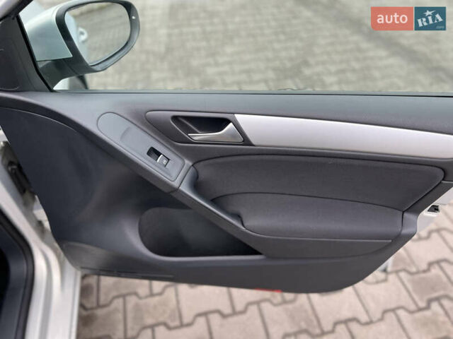 Серый Фольксваген Гольф, объемом двигателя 1.4 л и пробегом 209 тыс. км за 8800 $, фото 18 на Automoto.ua