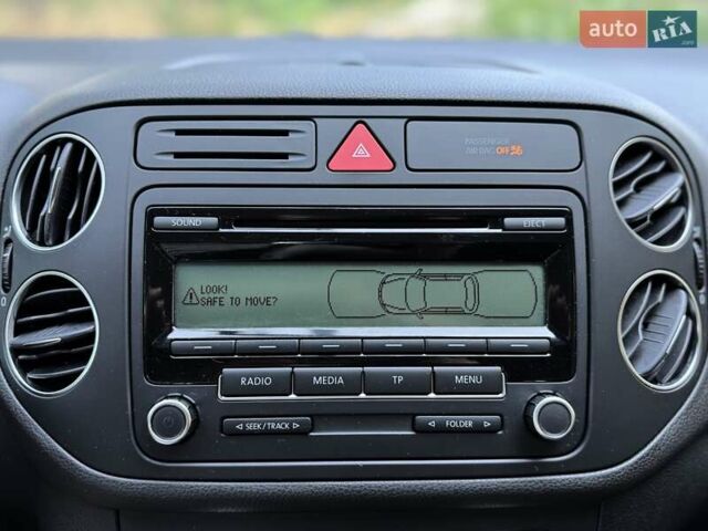 Серый Фольксваген Гольф, объемом двигателя 1.39 л и пробегом 166 тыс. км за 8500 $, фото 25 на Automoto.ua