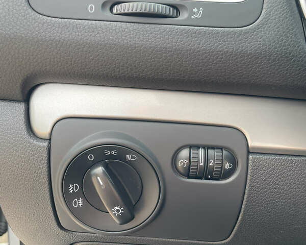 Сірий Фольксваген Гольф, об'ємом двигуна 1.39 л та пробігом 137 тис. км за 7700 $, фото 18 на Automoto.ua