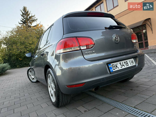 Серый Фольксваген Гольф, объемом двигателя 1.6 л и пробегом 155 тыс. км за 8450 $, фото 27 на Automoto.ua