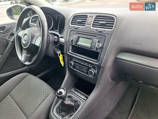 Серый Фольксваген Гольф, объемом двигателя 1.6 л и пробегом 223 тыс. км за 7650 $, фото 35 на Automoto.ua