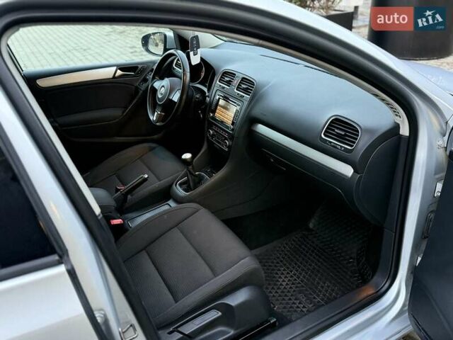 Сірий Фольксваген Гольф, об'ємом двигуна 1.39 л та пробігом 185 тис. км за 7999 $, фото 52 на Automoto.ua