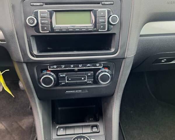 Серый Фольксваген Гольф, объемом двигателя 1.6 л и пробегом 223 тыс. км за 7650 $, фото 45 на Automoto.ua