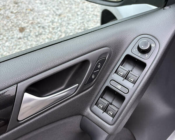 Серый Фольксваген Гольф, объемом двигателя 1.4 л и пробегом 179 тыс. км за 7200 $, фото 14 на Automoto.ua