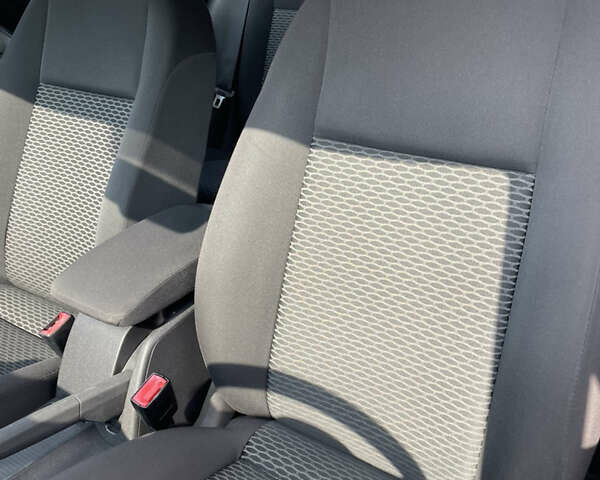 Сірий Фольксваген Гольф, об'ємом двигуна 1.39 л та пробігом 137 тис. км за 7700 $, фото 14 на Automoto.ua