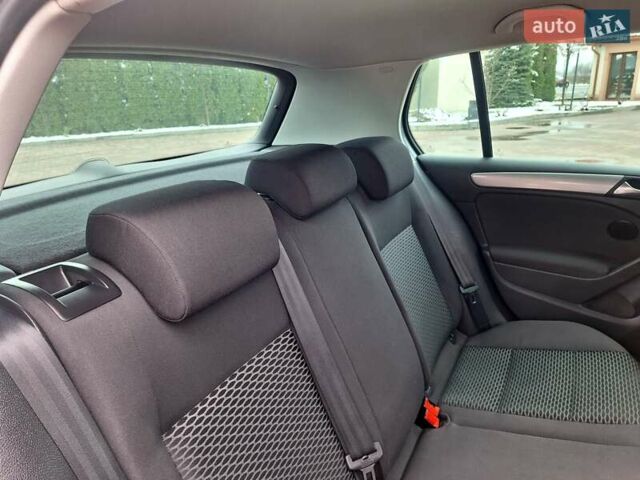 Серый Фольксваген Гольф, объемом двигателя 1.6 л и пробегом 223 тыс. км за 7650 $, фото 36 на Automoto.ua