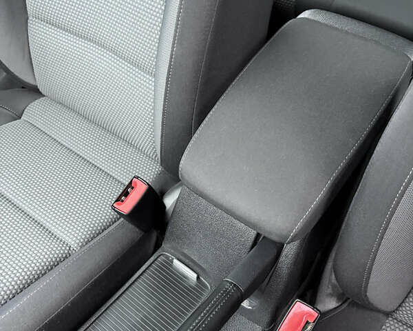 Серый Фольксваген Гольф, объемом двигателя 1.4 л и пробегом 179 тыс. км за 7200 $, фото 21 на Automoto.ua