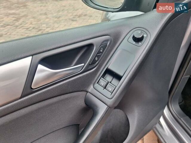 Серый Фольксваген Гольф, объемом двигателя 1.6 л и пробегом 223 тыс. км за 7650 $, фото 43 на Automoto.ua