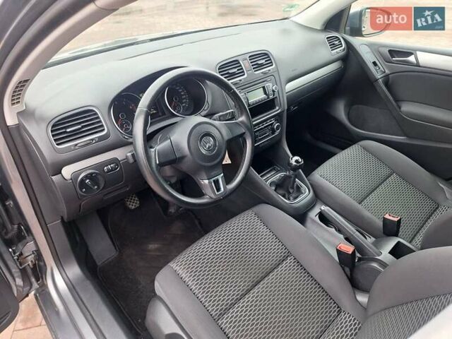 Серый Фольксваген Гольф, объемом двигателя 1.6 л и пробегом 223 тыс. км за 7650 $, фото 27 на Automoto.ua