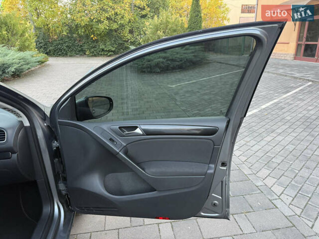 Серый Фольксваген Гольф, объемом двигателя 1.6 л и пробегом 155 тыс. км за 8450 $, фото 46 на Automoto.ua