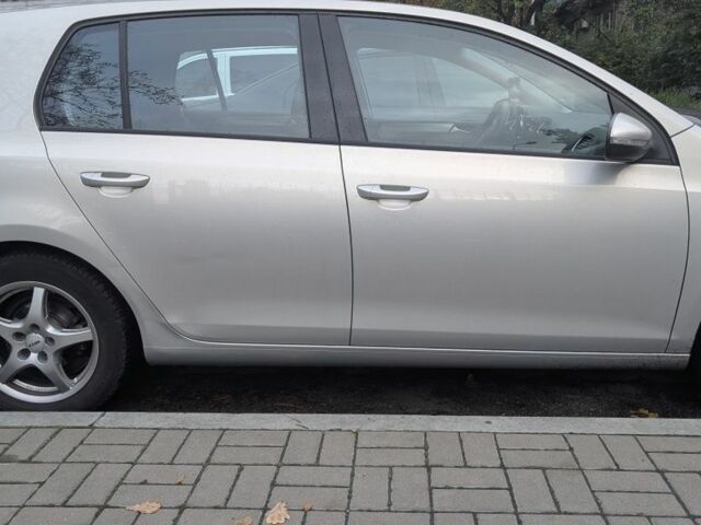 Фольксваген Гольф 2010 в Вышгороде на Automoto.ua Серый Фольксваген Гольф, объемом двигателя 1.4 л и пробегом 186 тыс. км за 7990 $, фото 1 на Automoto.ua