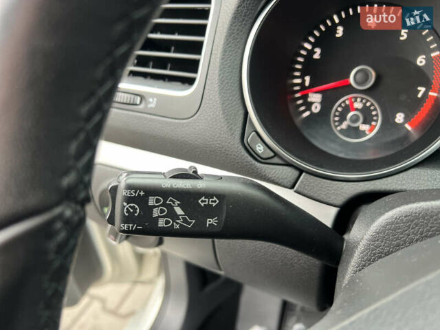 Серый Фольксваген Гольф, объемом двигателя 1.4 л и пробегом 209 тыс. км за 8800 $, фото 28 на Automoto.ua