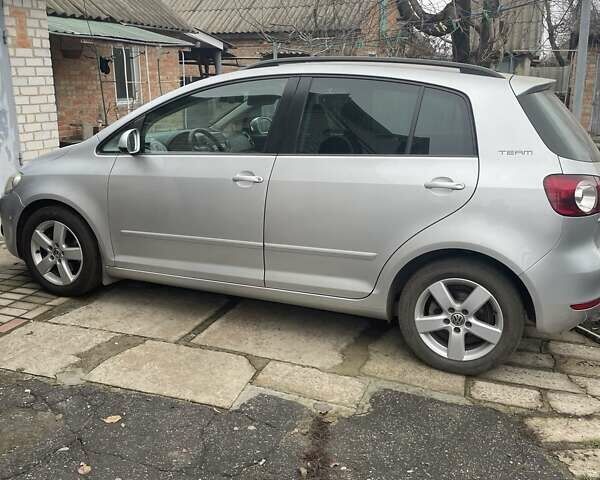 Серый Фольксваген Гольф, объемом двигателя 1.6 л и пробегом 250 тыс. км за 7000 $, фото 2 на Automoto.ua