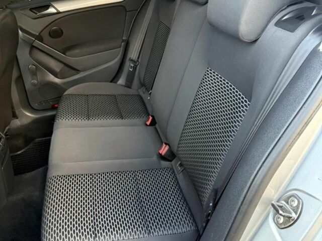 Серый Фольксваген Гольф, объемом двигателя 1.6 л и пробегом 216 тыс. км за 7350 $, фото 6 на Automoto.ua