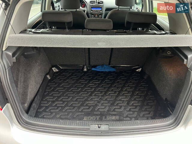 Серый Фольксваген Гольф, объемом двигателя 1.6 л и пробегом 267 тыс. км за 6650 $, фото 44 на Automoto.ua