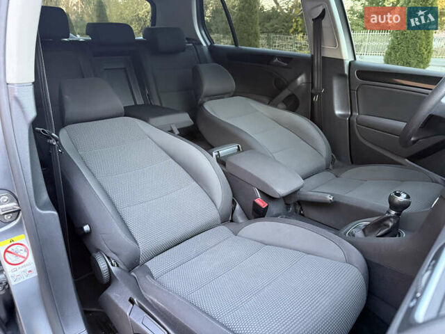 Серый Фольксваген Гольф, объемом двигателя 1.6 л и пробегом 155 тыс. км за 8450 $, фото 56 на Automoto.ua