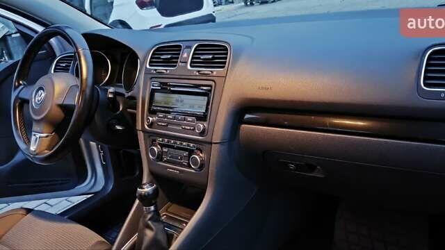 Серый Фольксваген Гольф, объемом двигателя 1.39 л и пробегом 245 тыс. км за 7450 $, фото 10 на Automoto.ua