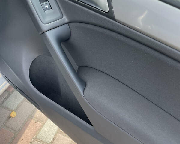 Сірий Фольксваген Гольф, об'ємом двигуна 1.39 л та пробігом 137 тис. км за 7700 $, фото 28 на Automoto.ua