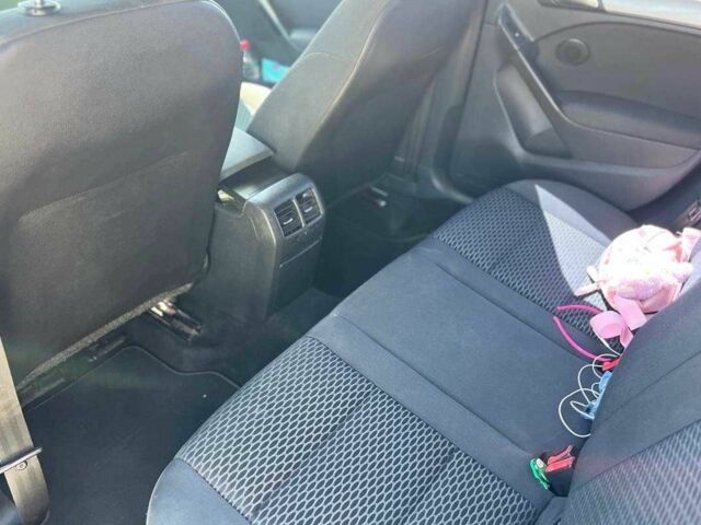 Серый Фольксваген Гольф, объемом двигателя 1.6 л и пробегом 240 тыс. км за 8600 $, фото 20 на Automoto.ua