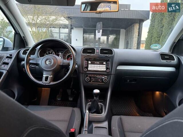 Сірий Фольксваген Гольф, об'ємом двигуна 1.39 л та пробігом 185 тис. км за 7999 $, фото 40 на Automoto.ua