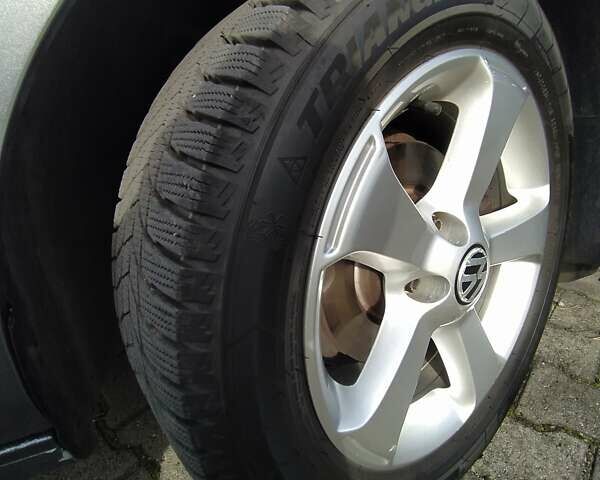 Сірий Фольксваген Гольф, об'ємом двигуна 1.6 л та пробігом 297 тис. км за 7700 $, фото 7 на Automoto.ua