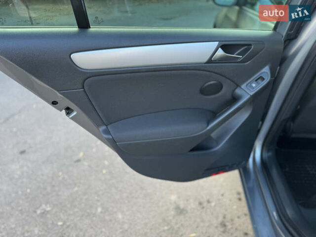 Сірий Фольксваген Гольф, об'ємом двигуна 1.39 л та пробігом 215 тис. км за 8700 $, фото 17 на Automoto.ua